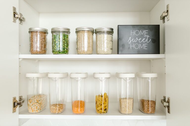 How to Keep Your Fridge and Pantry Tidy